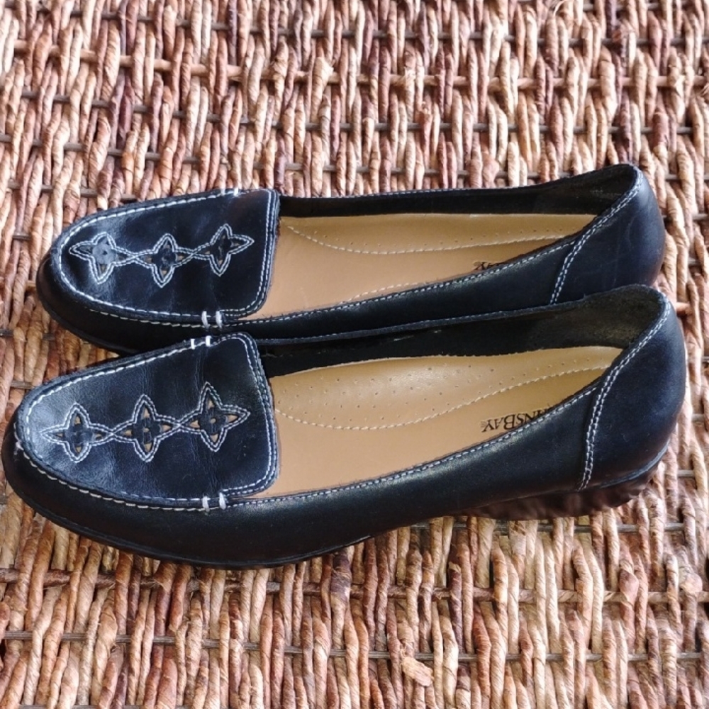 St Johns Bay Women's Black Loafers